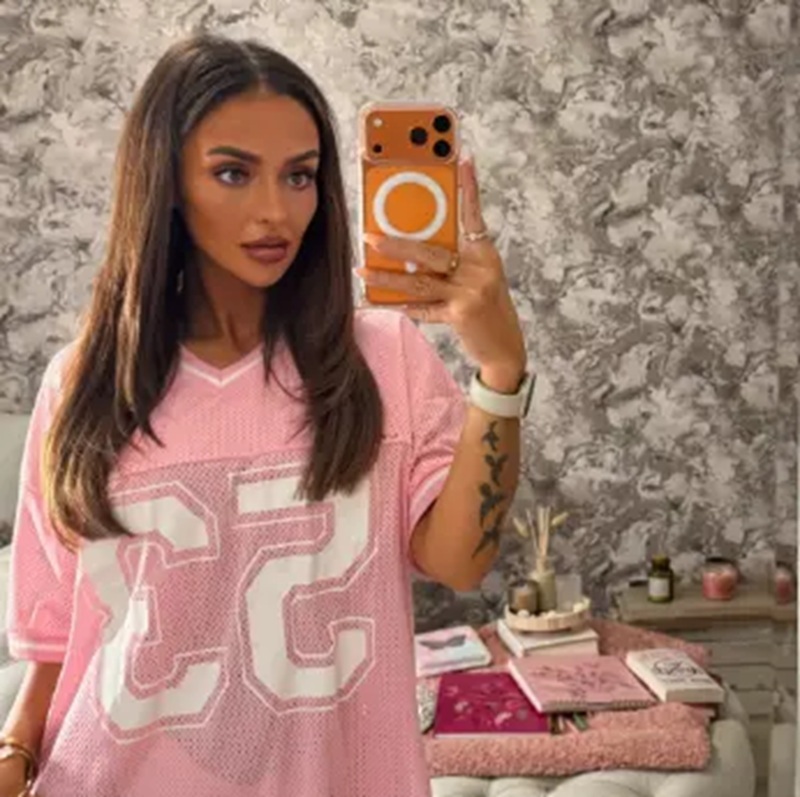 Ella brunette OnlyFans model